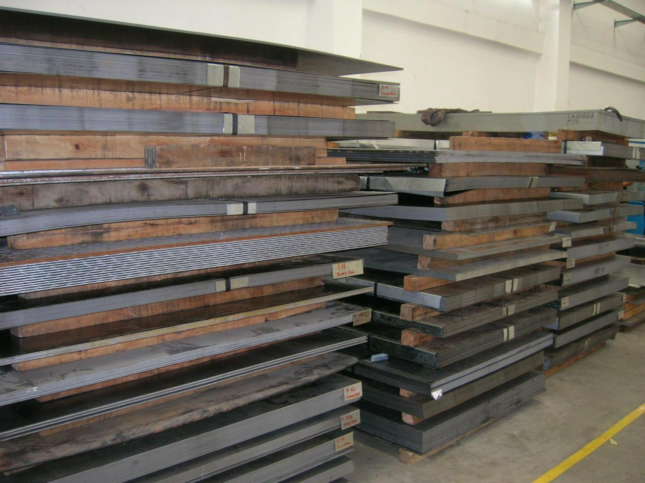 Amplio stock de materiales en La Huella Metalúrgica